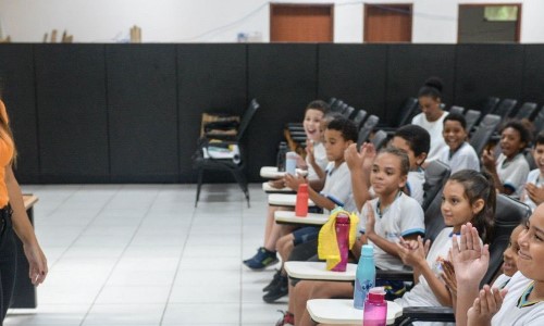 Alunos da rede municipal de Barra Mansa recebem orientações sobre mosquito da dengue